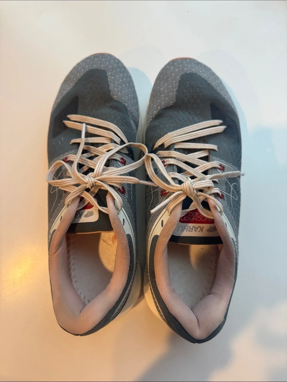 Men’s Gray Running Shoes with Pink Lining
